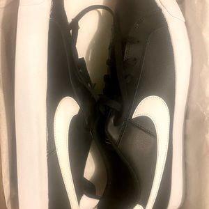 Brand new Us 13 Nikes court Royale